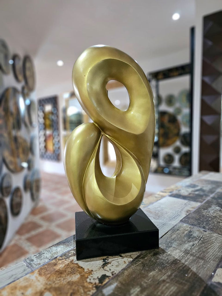Escultura  Equilibrio II Dorada