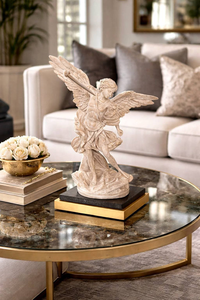 San Miguel Arcángel, Guardián de la Luz