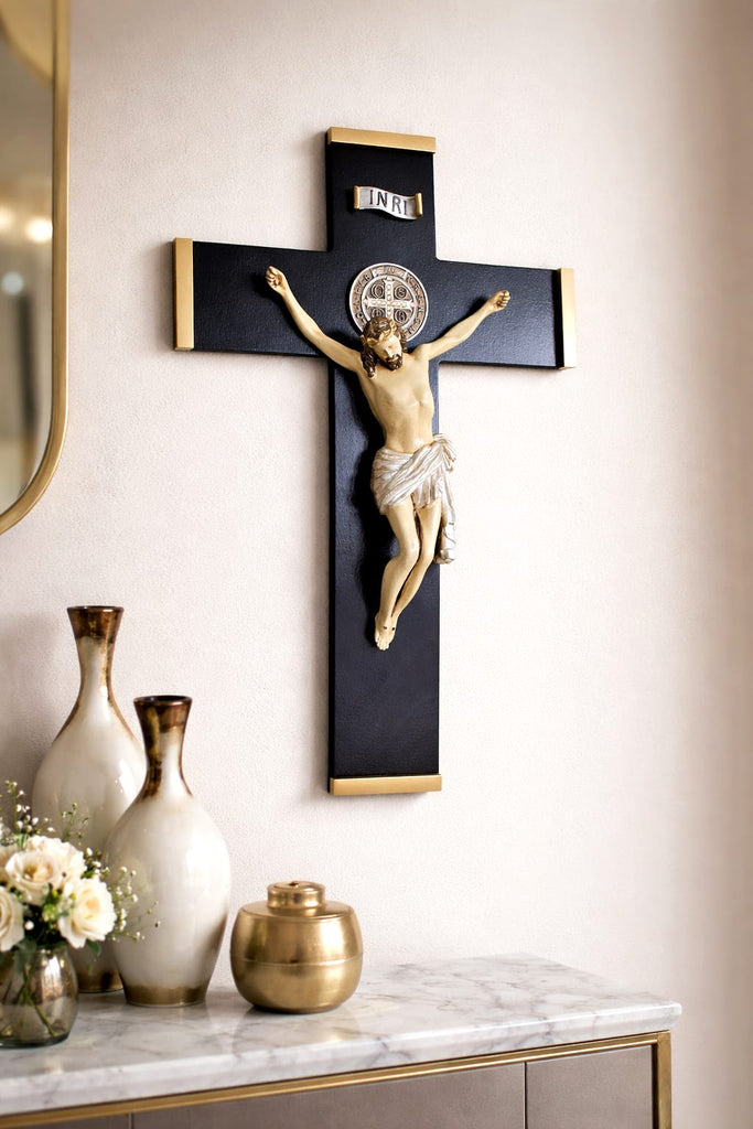Cruz/escultura Cristo (Negro con dorado)